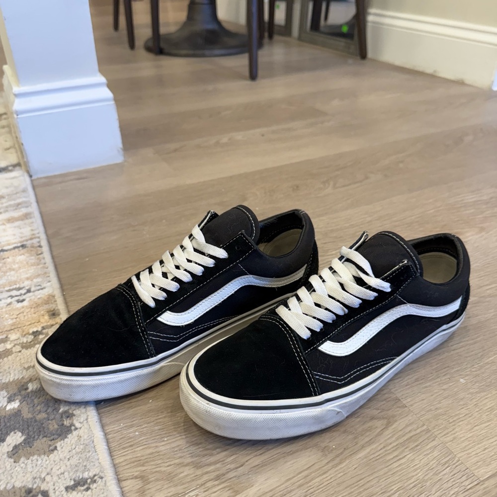 Vans Men's Black and White Sneakers